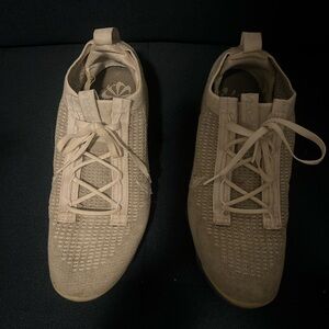 Nike Men's Cream Sneakers